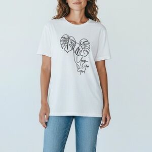 Boutique Women’s White Monstera Leaf Graphic You Go Girl Short Sleeve Tee Large